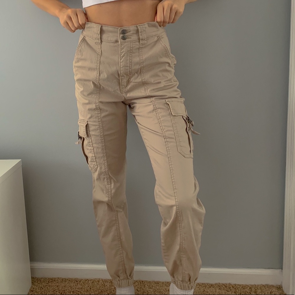 Grave beige cargo shorts